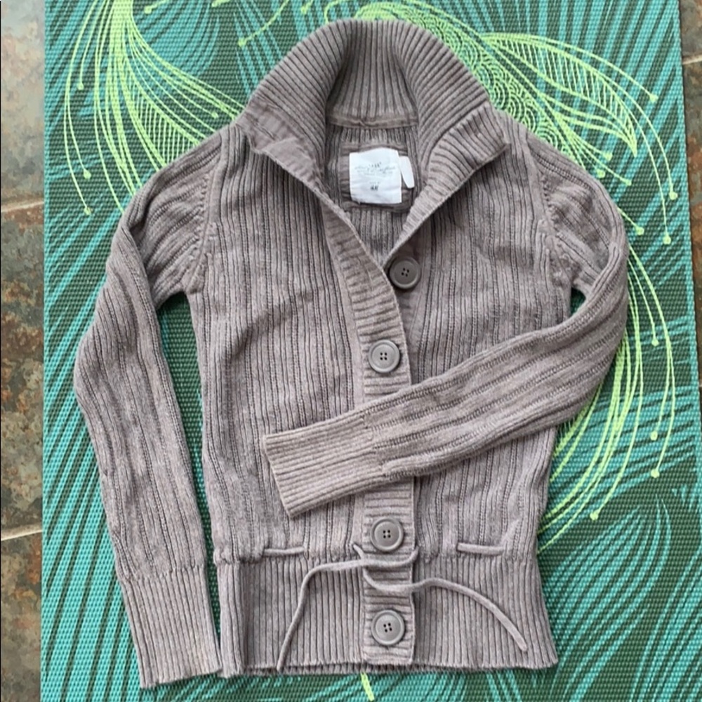 H&M button up sweater